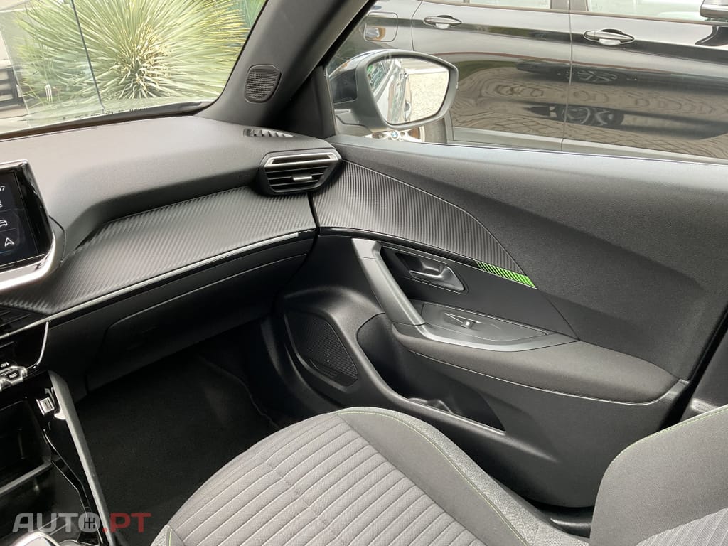 Peugeot 2008 1.2 PureTech Active Pack