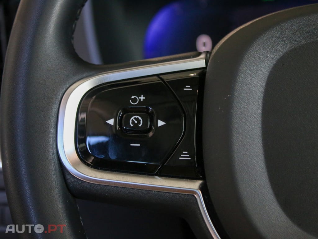 Volvo XC60 2.0 T6 PHEV Plus Dark AWD