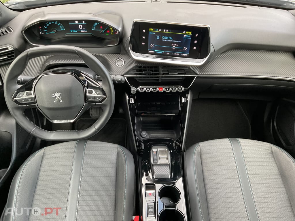 Peugeot E-2008 50 kWh Allure
