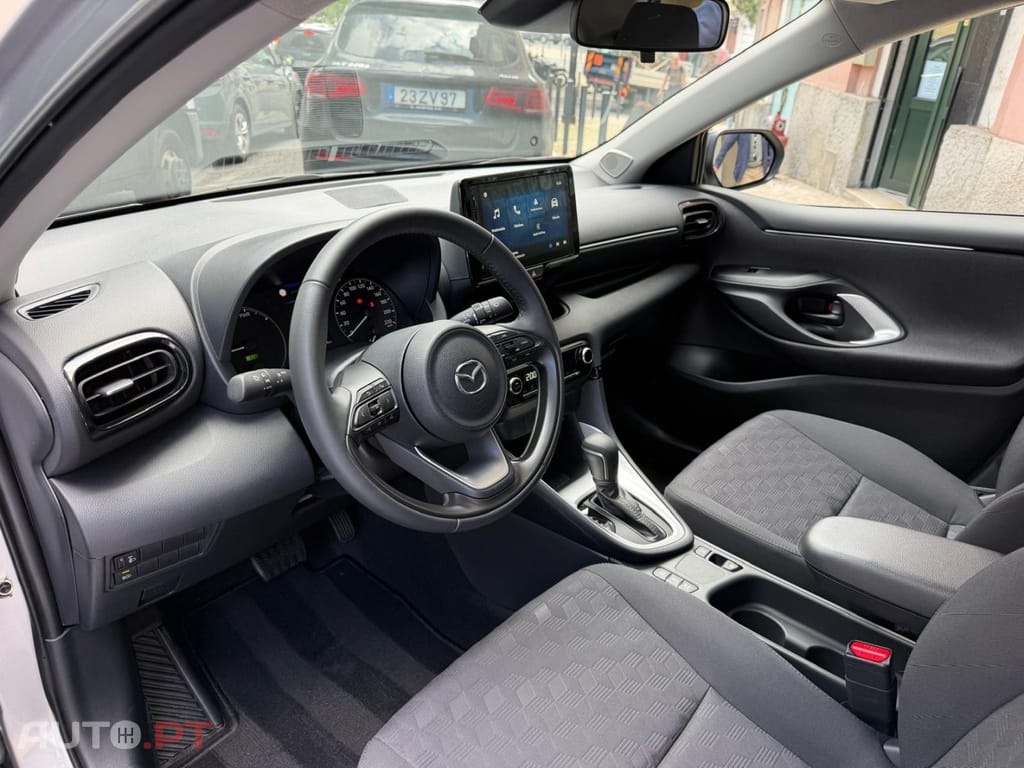 Mazda 2 1.5 L Hybrid VVT-i Centre-Line