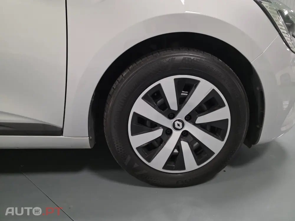 Renault Clio 1.0 TCe Evolution — fotografia 5