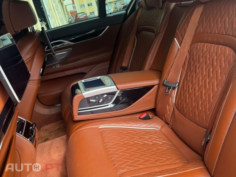 BMW 745 e iPerformance Pack M Auto