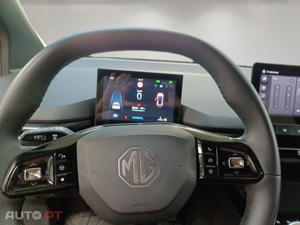 MG MG4 4 Luxury 64 kWh