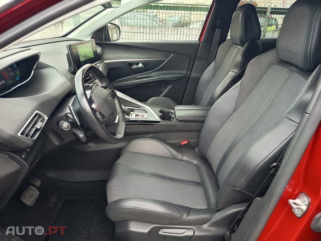 Peugeot 3008 1.6 Hybrid Allure e-EAT8