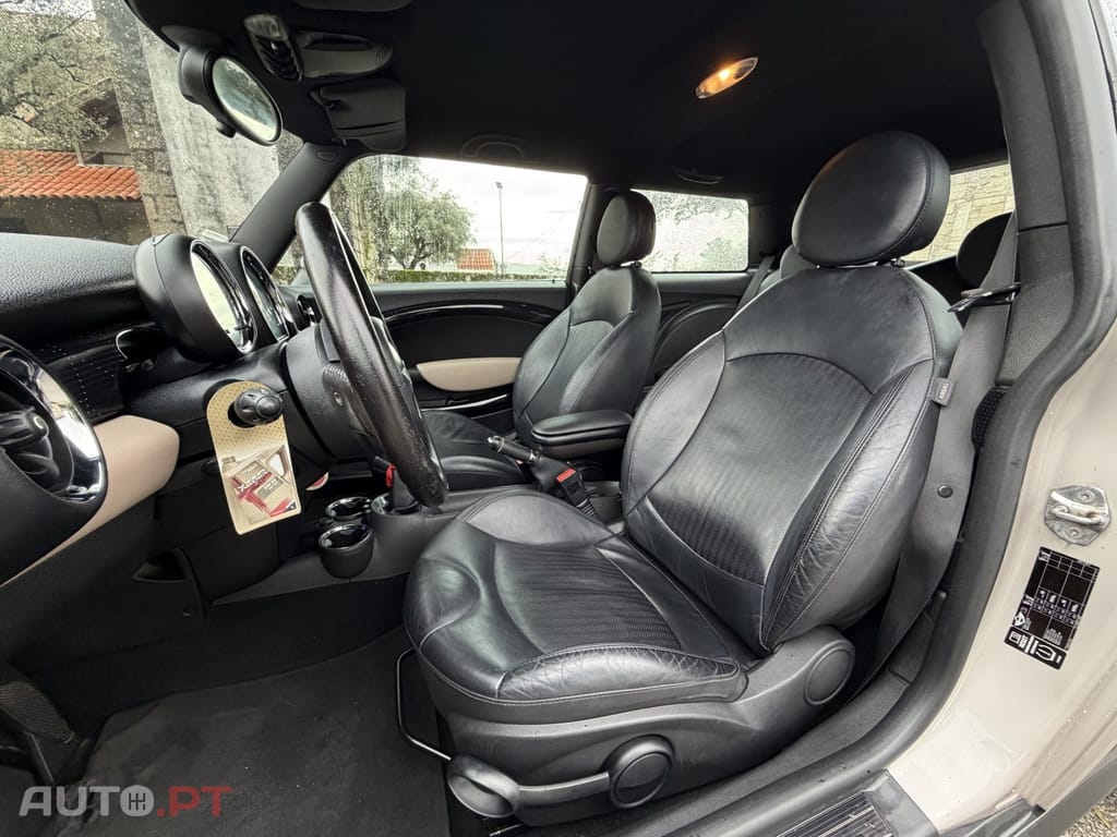 MINI Cooper Cooper D