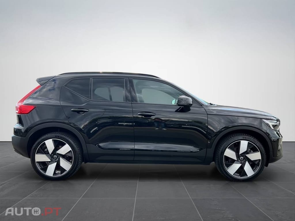 Volvo EX40 Core Recharge Pure AWD