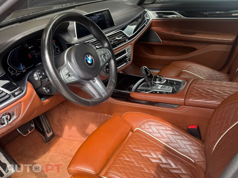 BMW 745 e iPerformance Pack M Auto