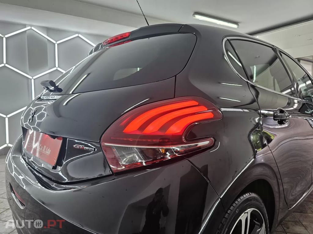 Peugeot 208 1.2 PureTech GT Line EAT6