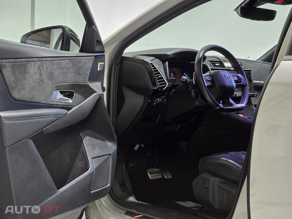 DS DS7 Crossback E-Tense Performance Line EAT8
