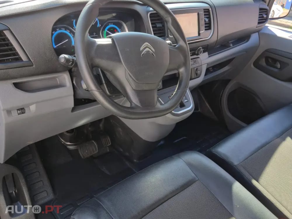 Citroen e-Jumpy Longa (50-kWh)