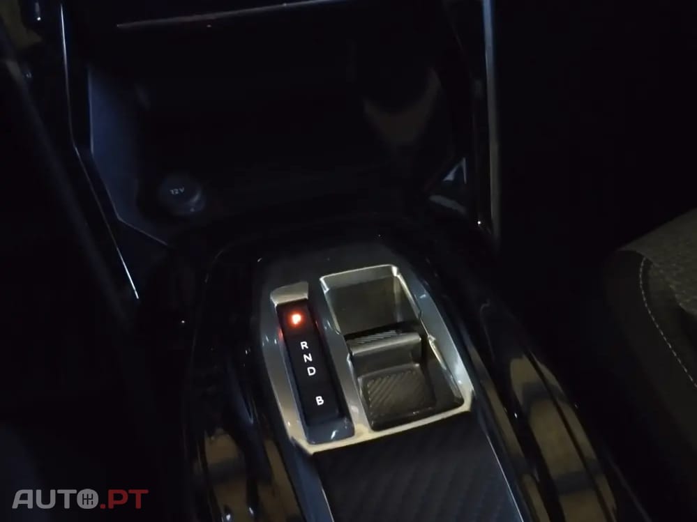 Peugeot E-2008 50 kWh Allure