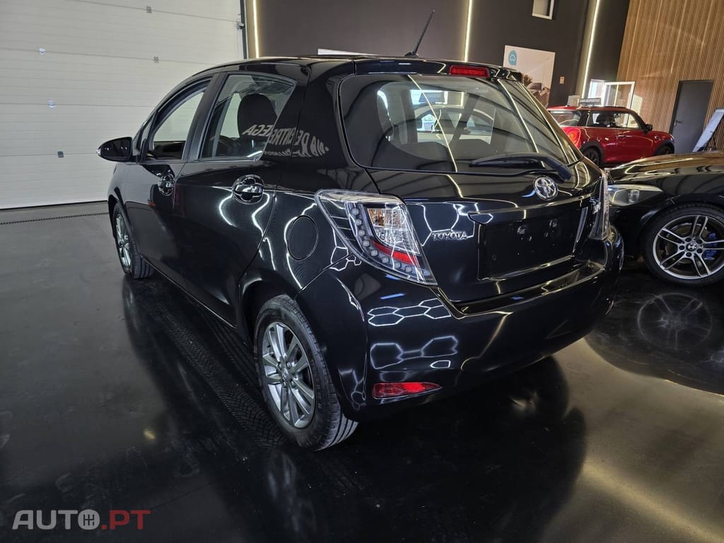 Toyota Yaris 1.3 VVT-i Sol High Pack