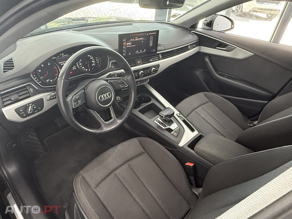 Audi A4 Avant 30 TDI Advanced S tronic — fotografia 13
