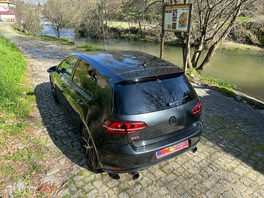 Volkswagen Golf 2.0 TSi GTi DSG Performance