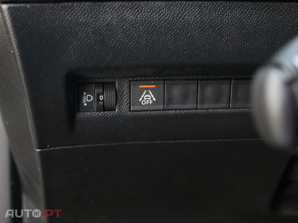 Peugeot 2008 1.5 BlueHDi Allure EAT8