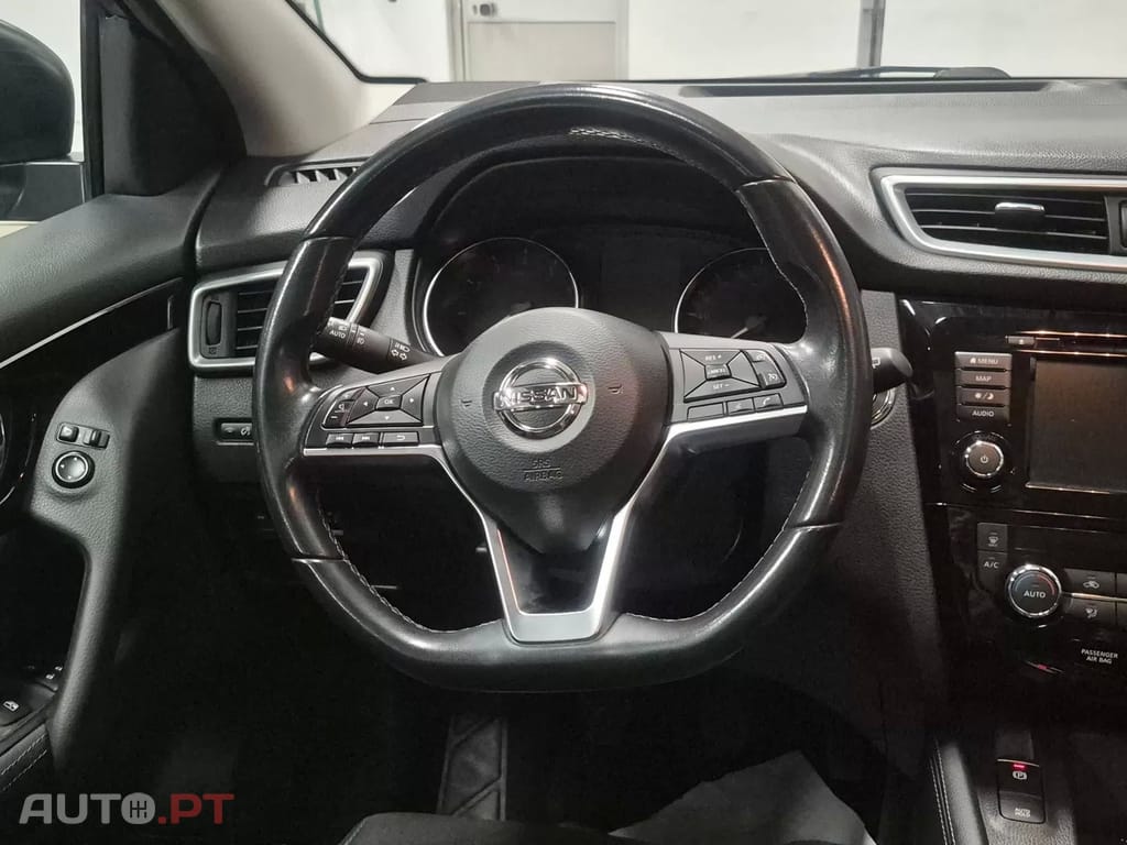 Nissan Qashqai 1.3 DIG-T N-Connecta LED+SKY