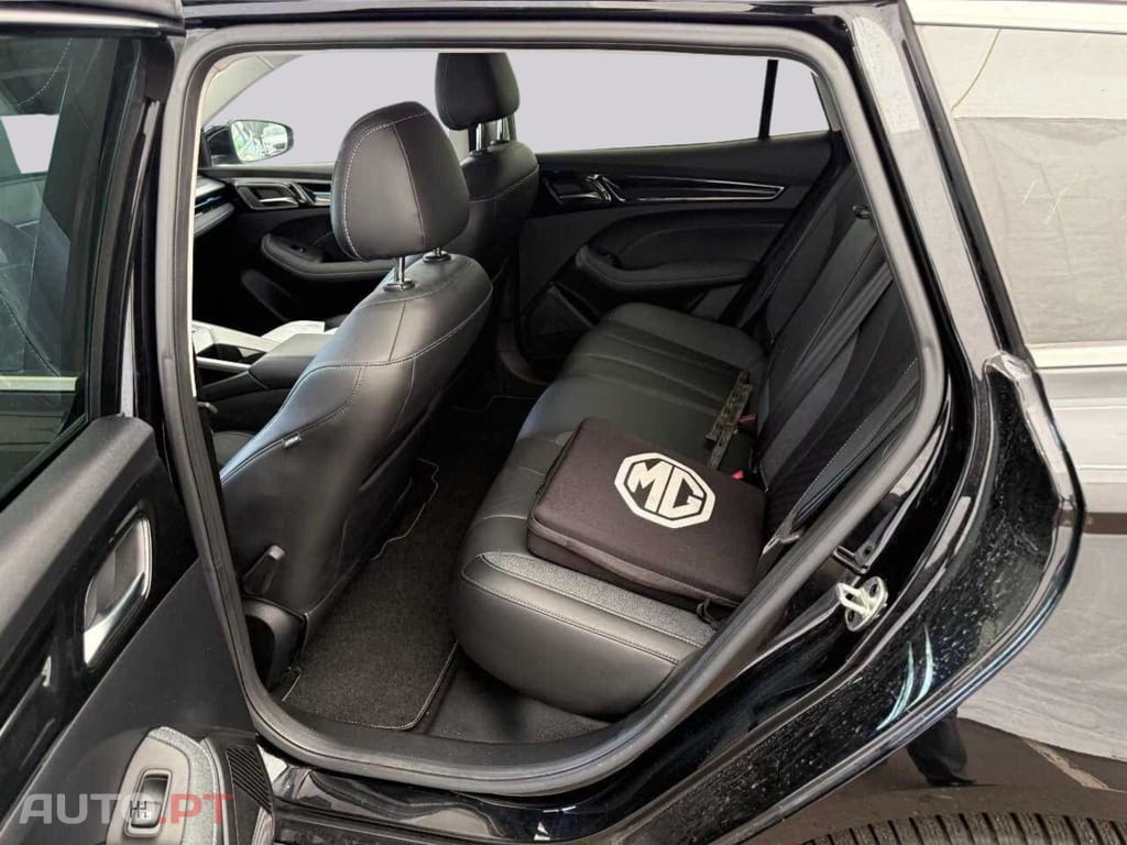 MG MG5 Maximal Range Luxury 61kwH I.V.A DEDUTIVEL
