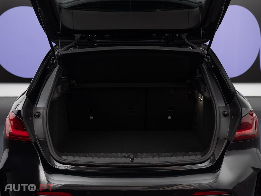 BMW 118 i Pack Desportivo M Auto