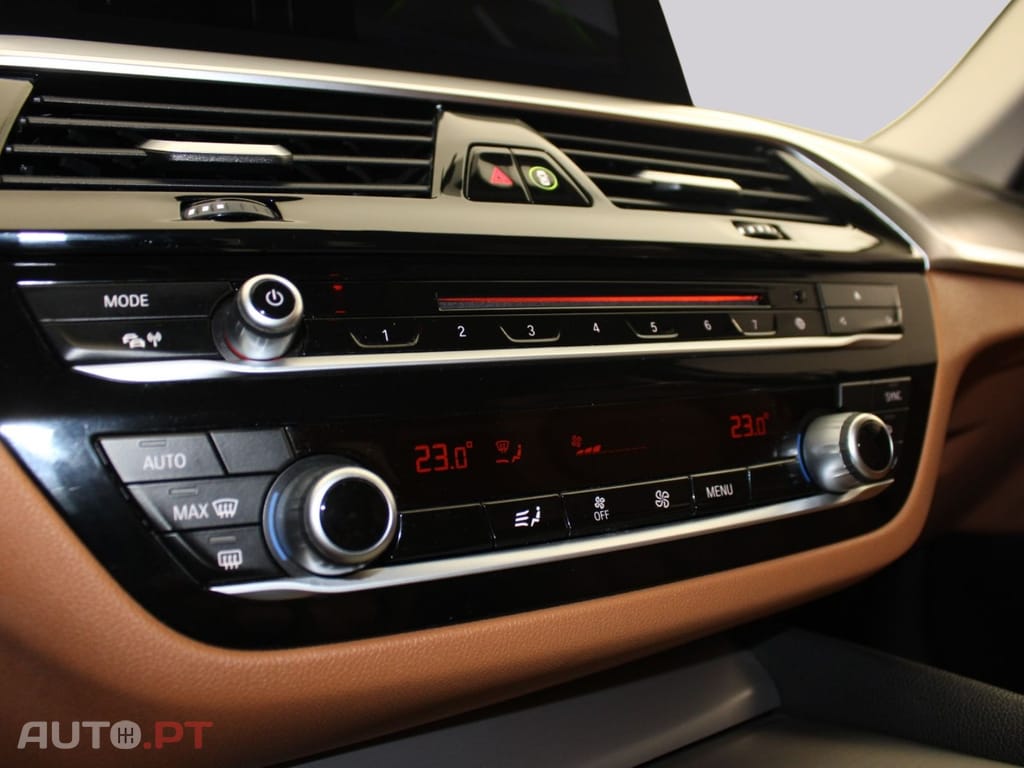 BMW 520 D TOURING LINE SPORT I.V.A DEDUTÍVEL