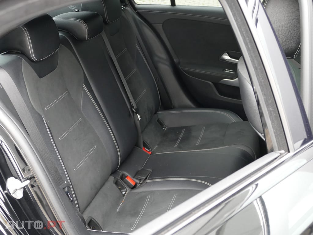 Mercedes-Benz A 250 e AMG Line
