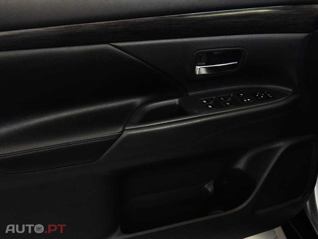 Mitsubishi Outlander 2.2 DI-D Intense+