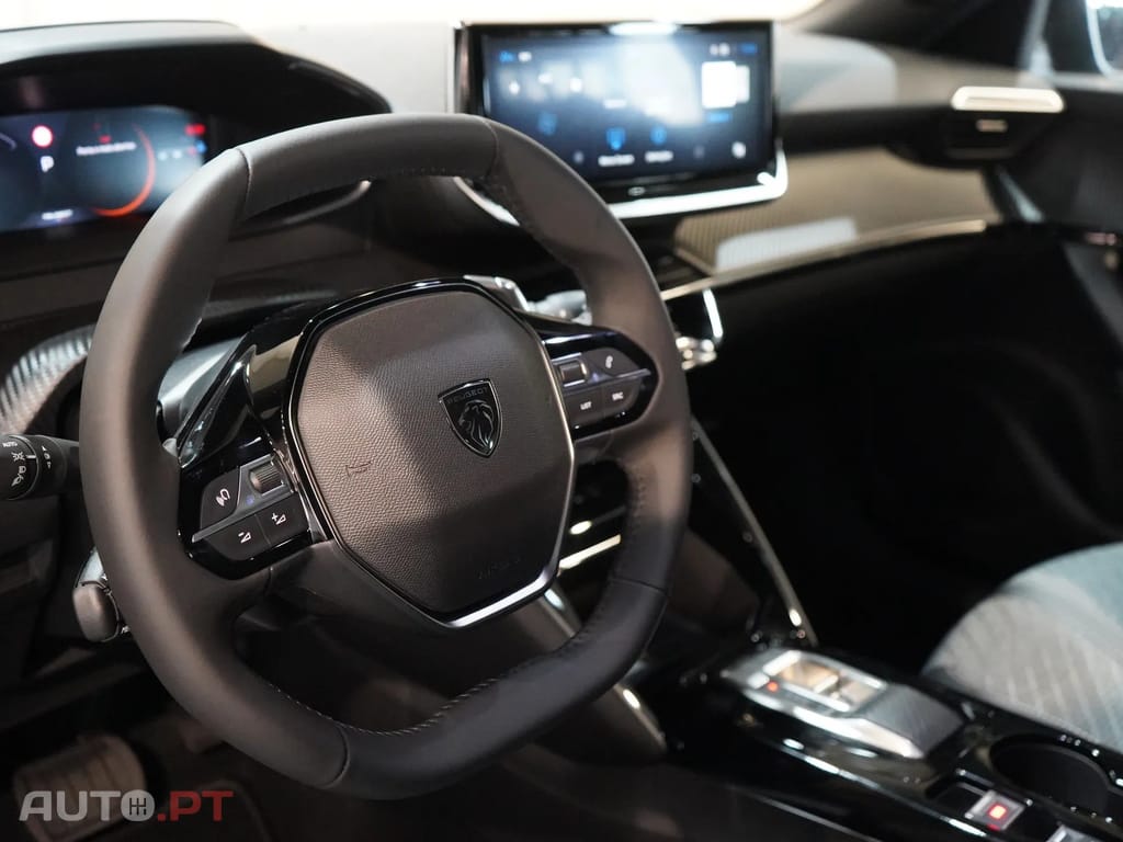 Peugeot 2008 1.2 Hybrid Allure e-DCS6