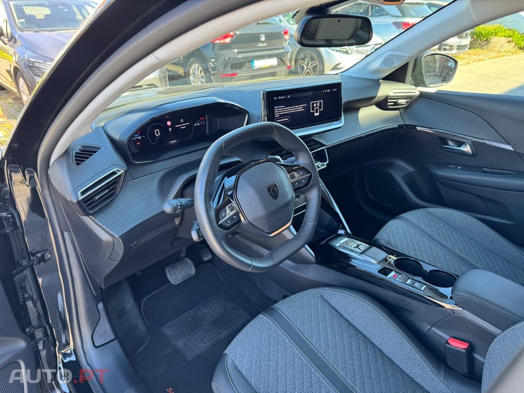 Peugeot 208 1.2 Hybrid Allure e-DCS6