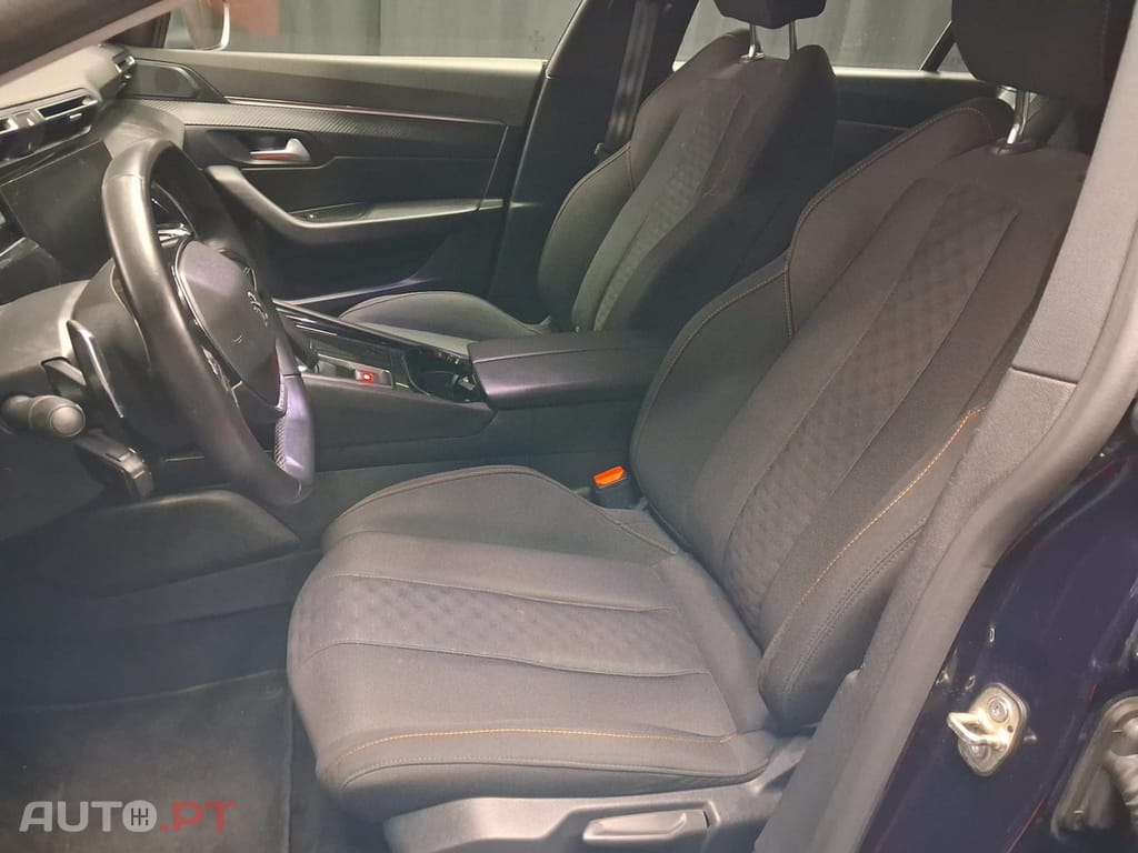 Peugeot 508 1.2 PureTech Active Pack EAT8 — fotografia 8