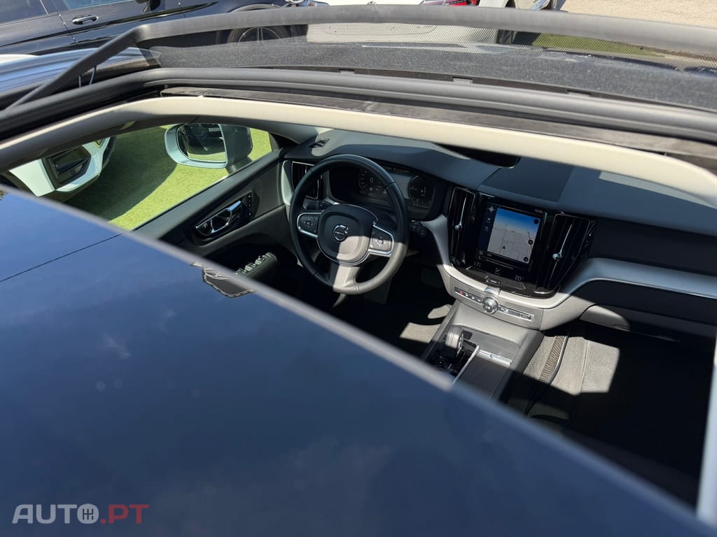 Volvo XC60 2.0 T8 PHEV Momentum Plus AWD