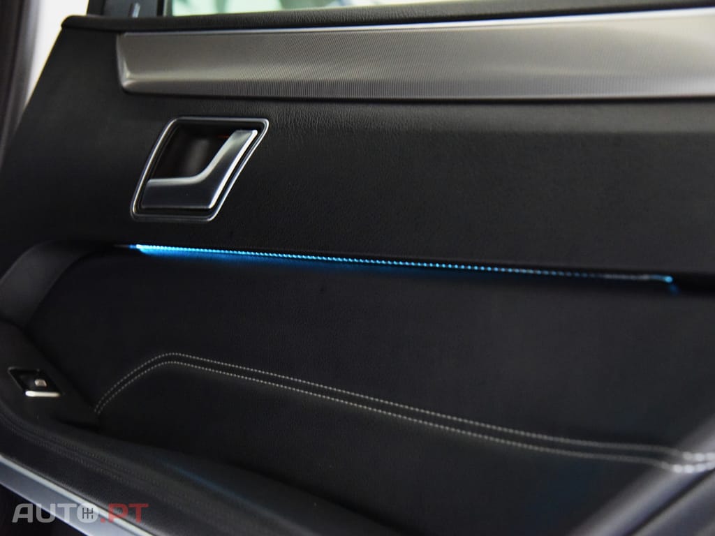 Mercedes-Benz E 300 BlueTEC Hybrid Avantgarde