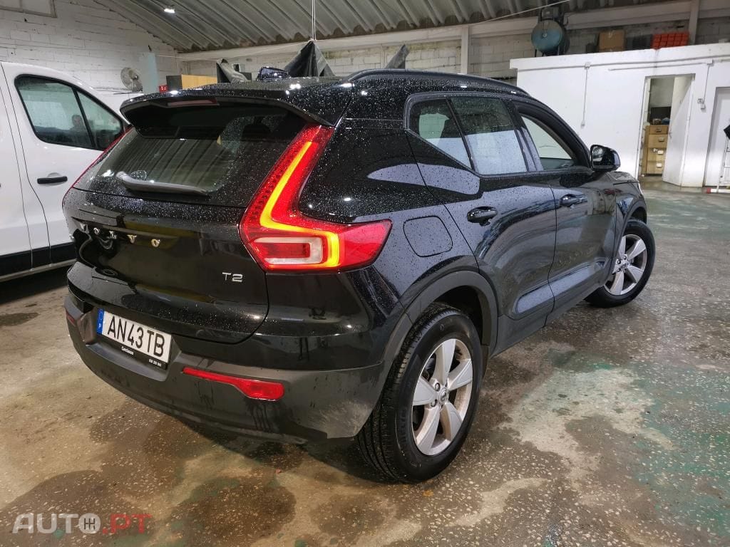 Volvo XC40 1.5 T2 Momentum Core