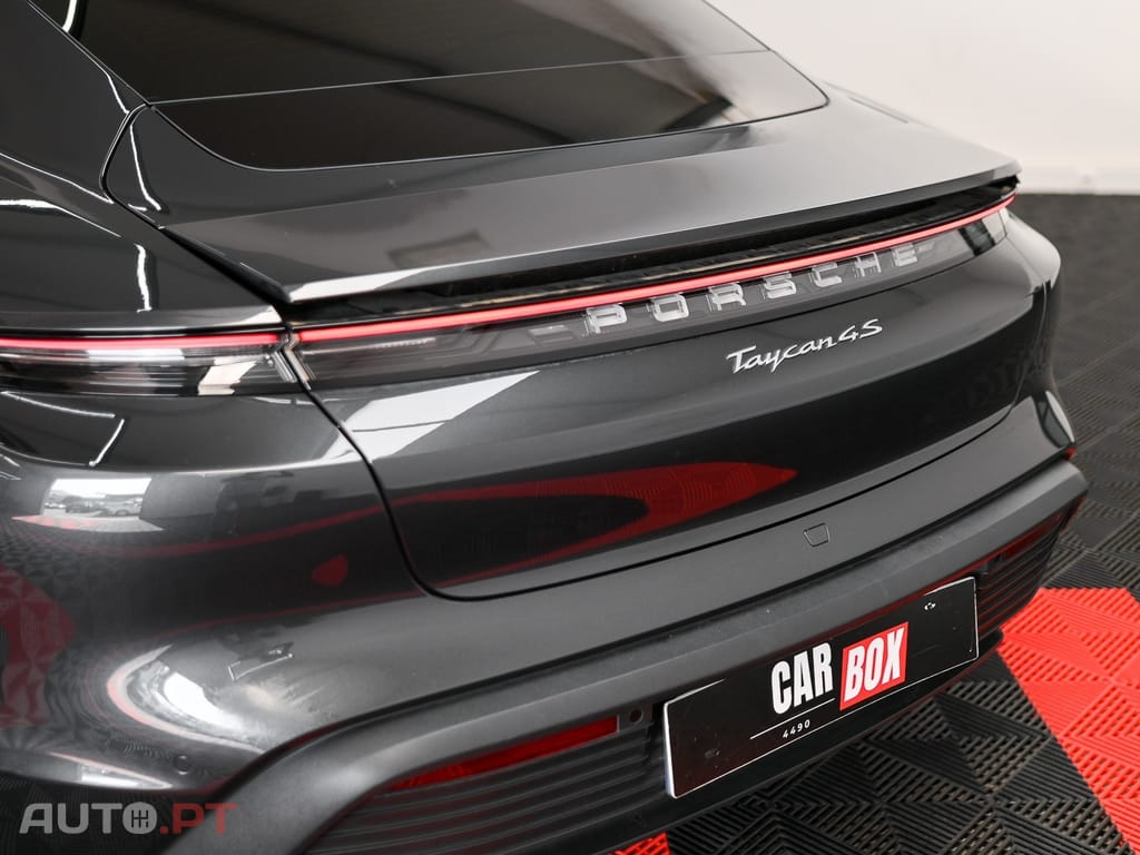 Porsche Taycan 4S