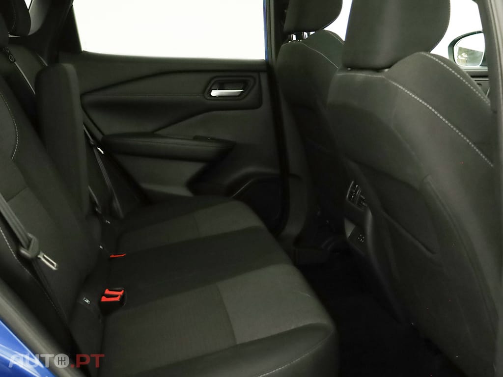 Nissan Qashqai Qashqai 1.3 DIG-T N-Connecta LED Xtronic