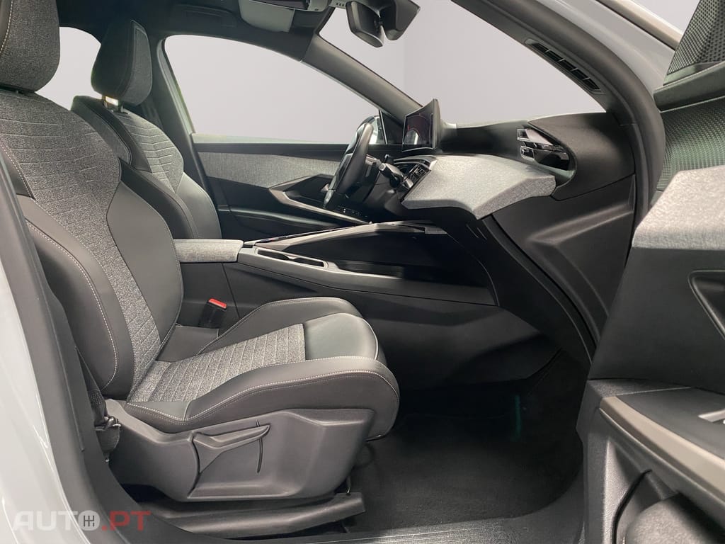 Peugeot 3008 1.2 Hybrid Allure e-DCS6