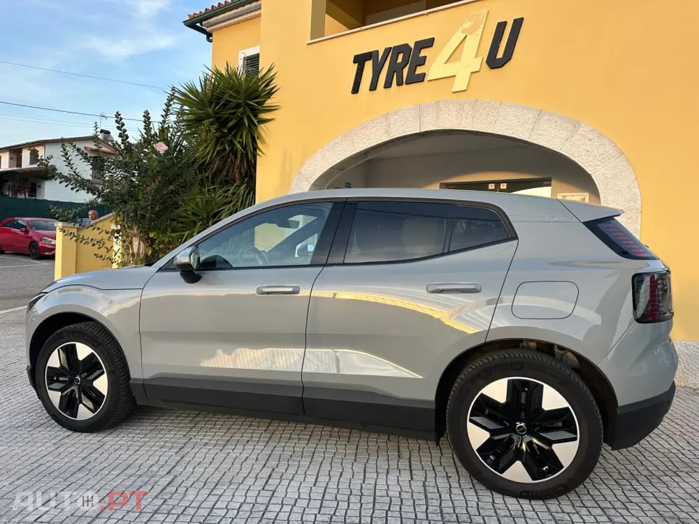 Volvo EX30 69 kWh Single Motor Extended Range Core