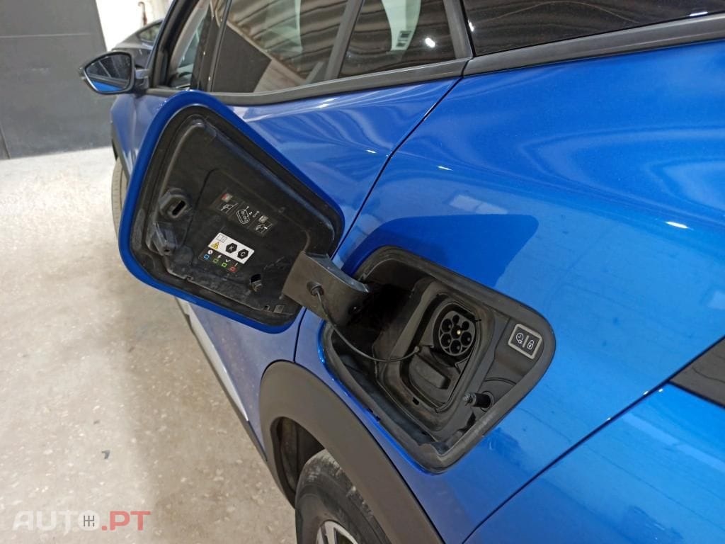 Peugeot E-2008 50 kWh Allure Pack