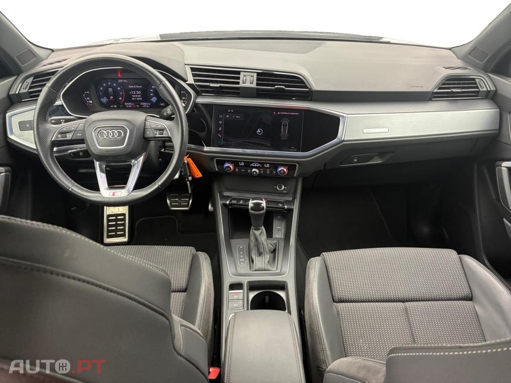 Audi Q3 45 TFSIe S line S tronic