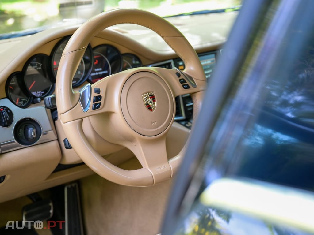 Porsche Panamera S Hybrid J19