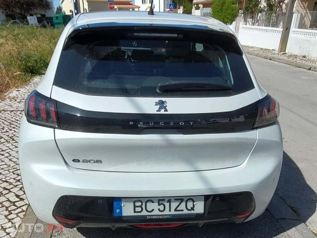 Peugeot E-208 Allure