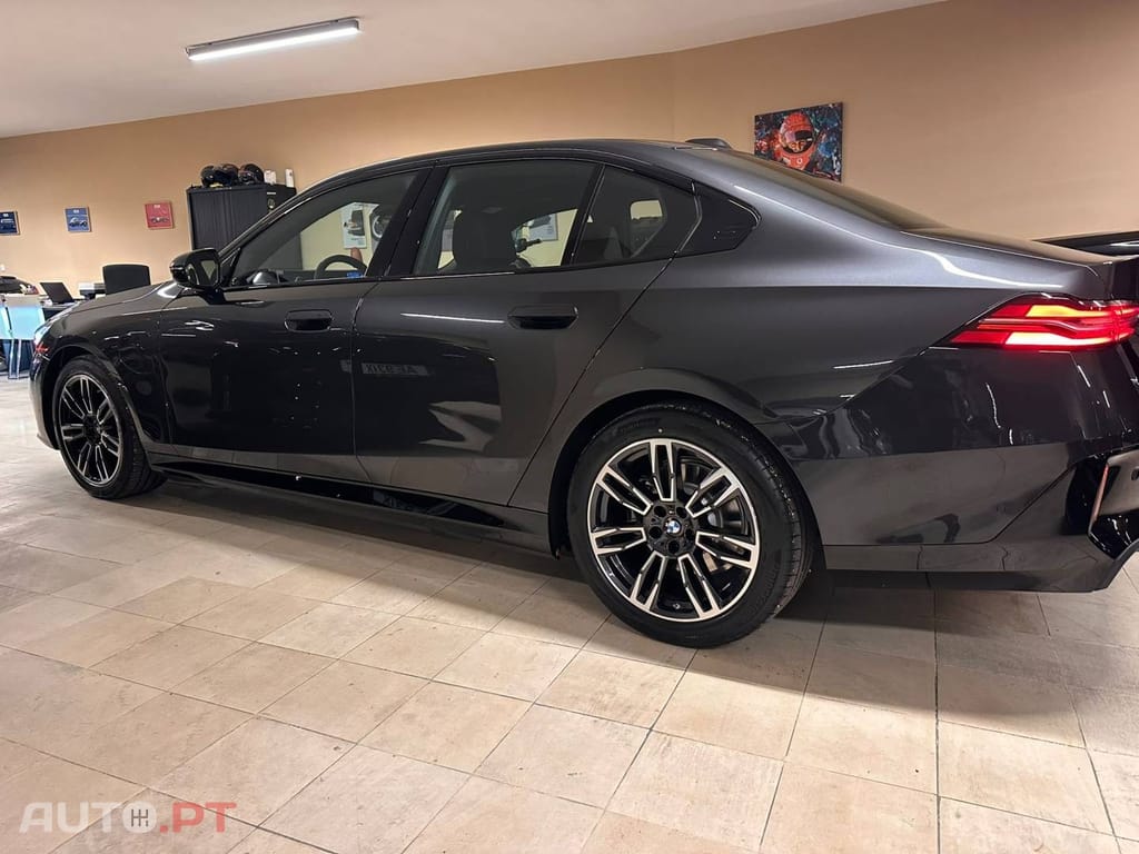 BMW 530 e Pack Desportivo M