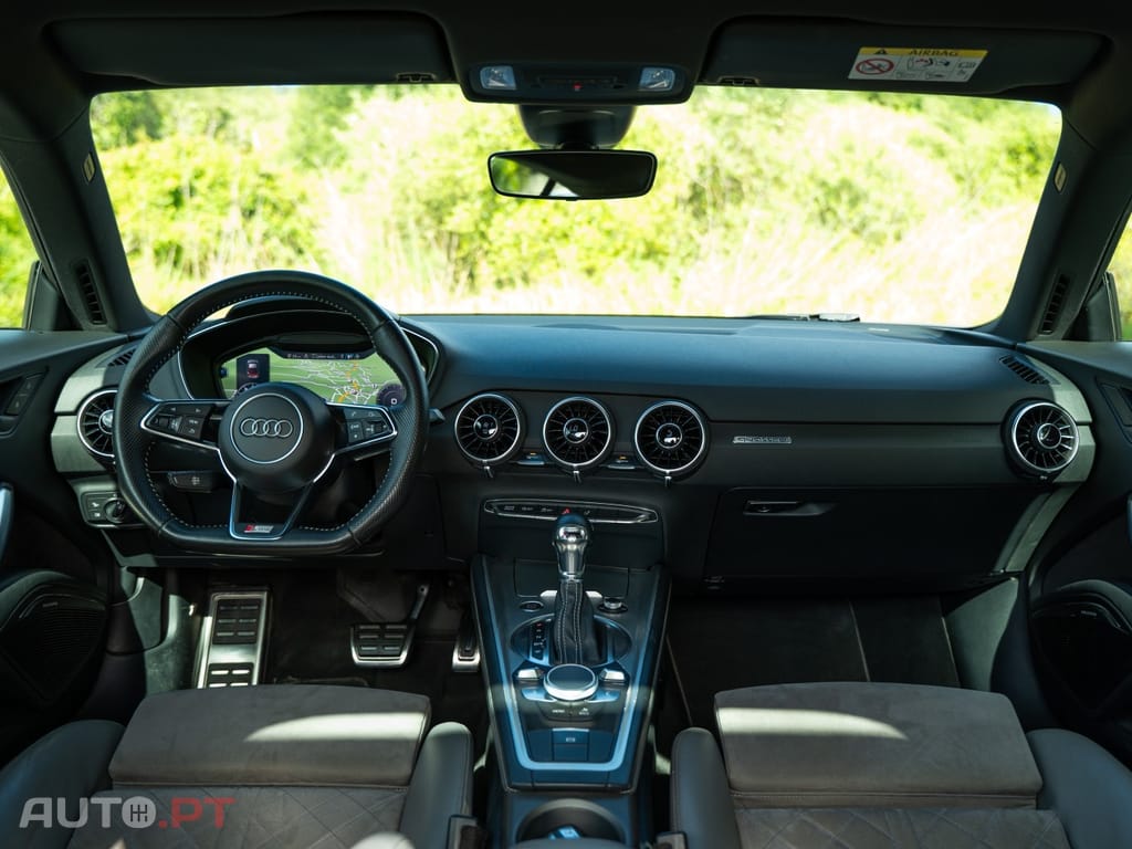 Audi TT 2.0 TFSI quattro S-line S tronic