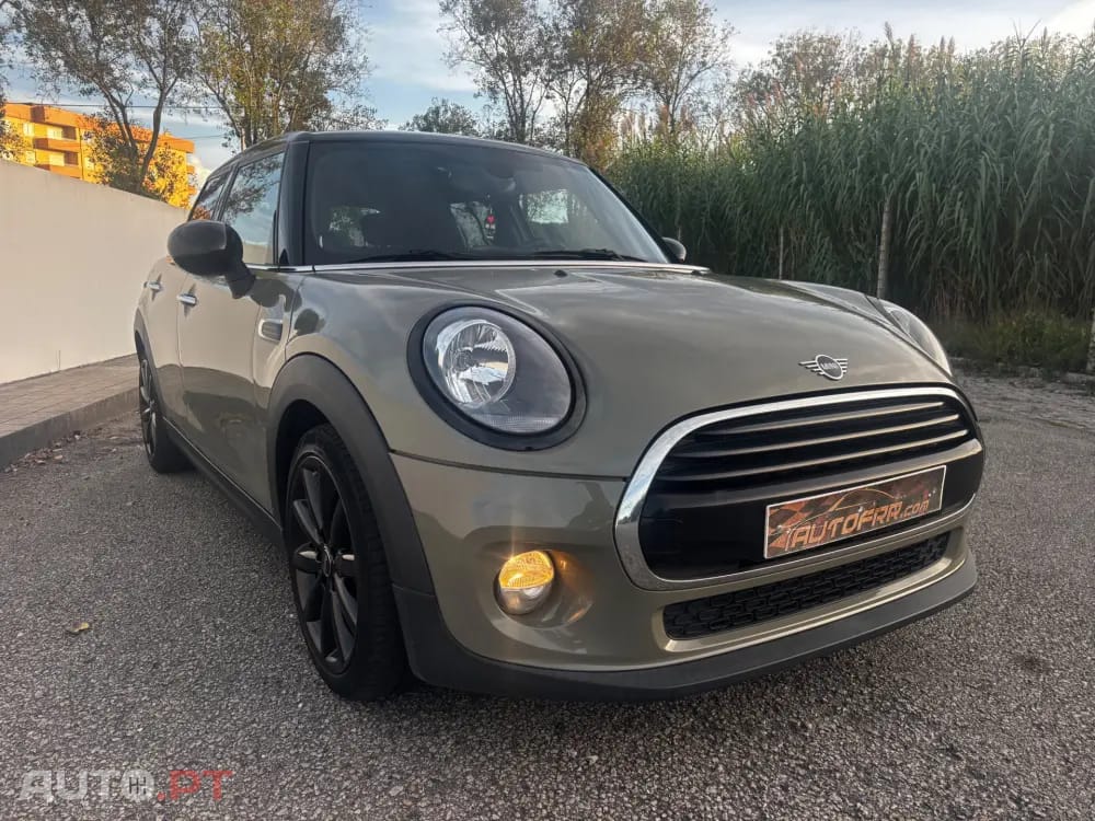 MINI Cooper Cooper Premium Yours Auto