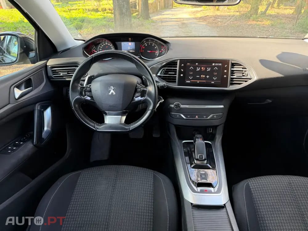 Peugeot 308 1.2 PureTech Allure EAT8