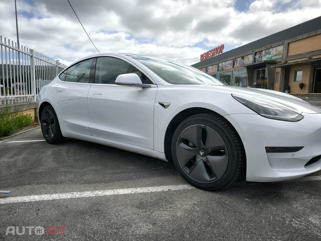 Tesla Model 3 Long Range AWD Dual Motor Performance