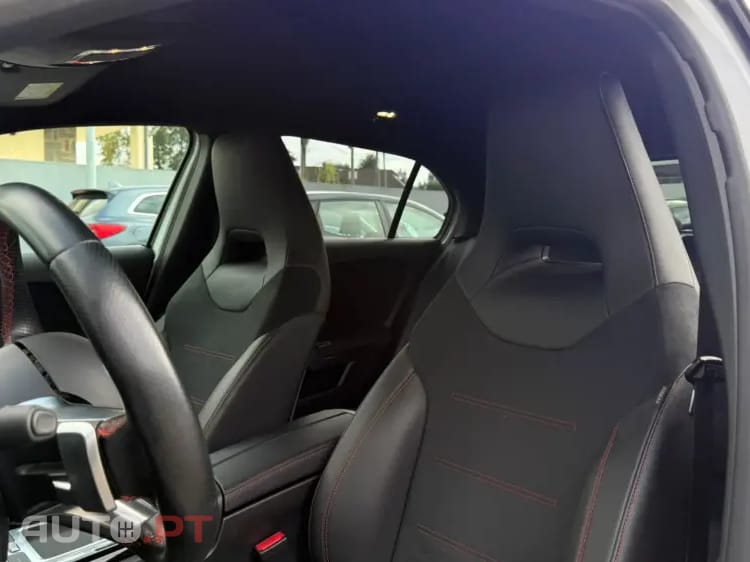 Mercedes-Benz A 250 e AMG Line