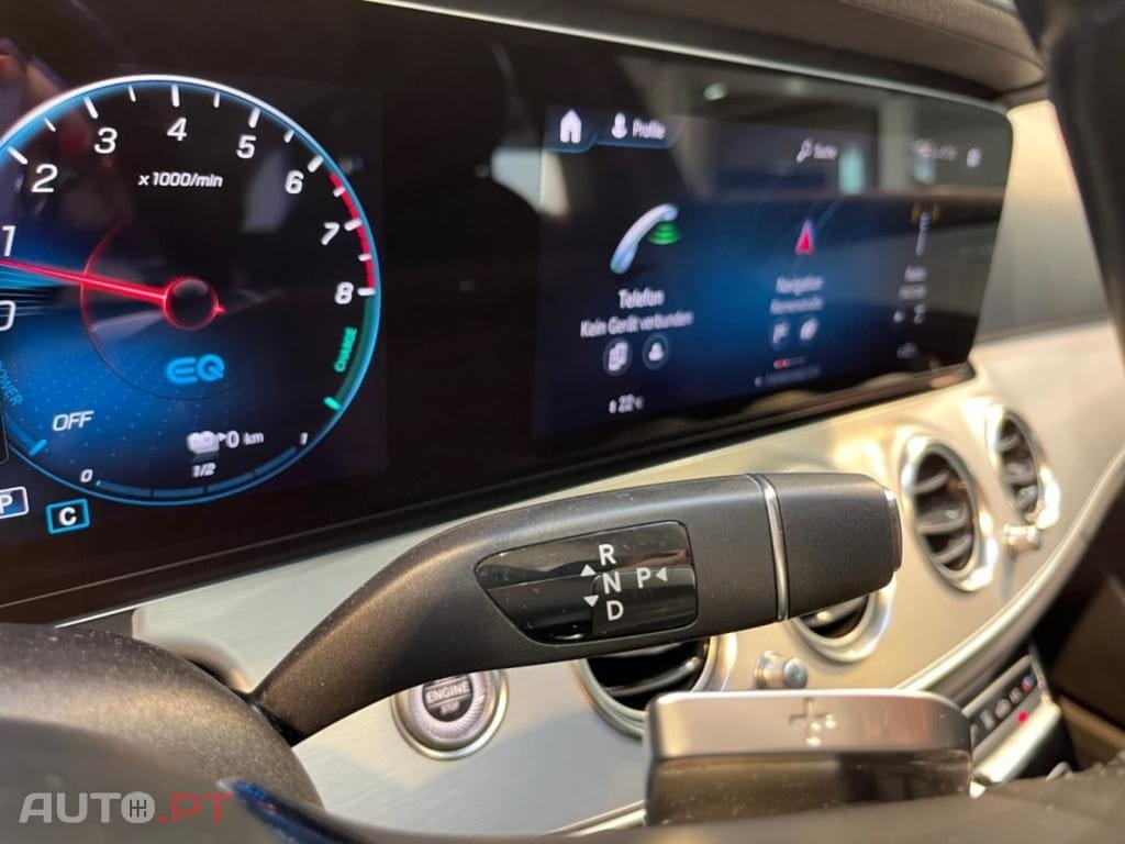 Mercedes-Benz E 300 I.V.A DEDUTÍVEL e T Avantgarde