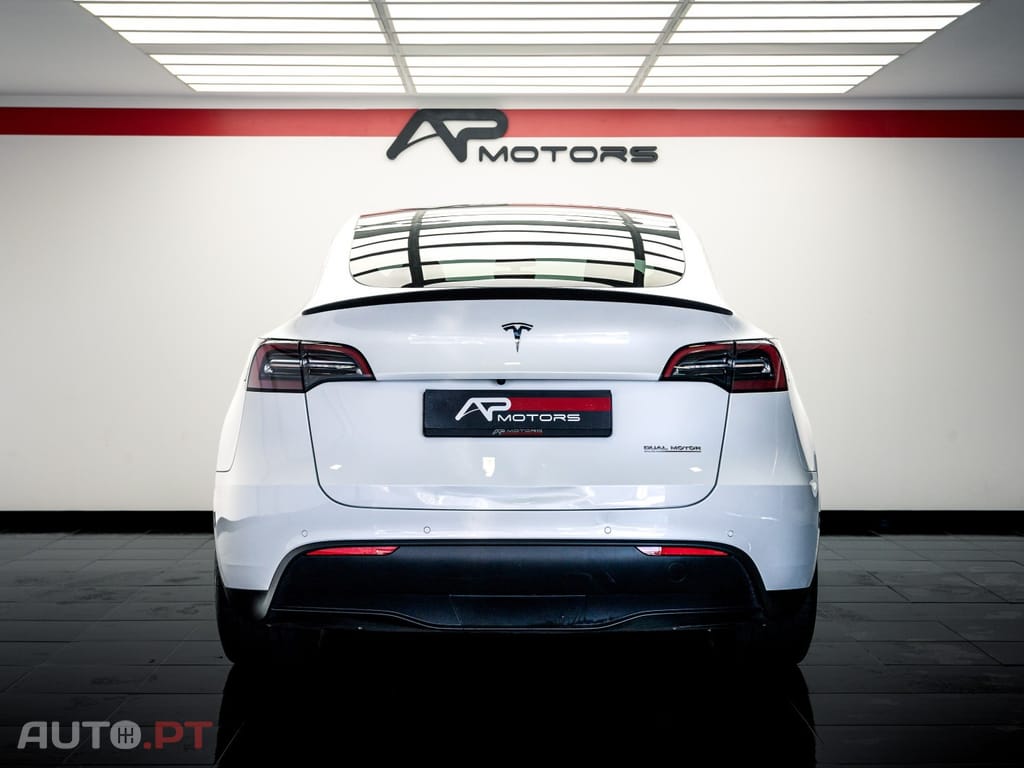 Tesla Model Y Performance Dual Motor AWD