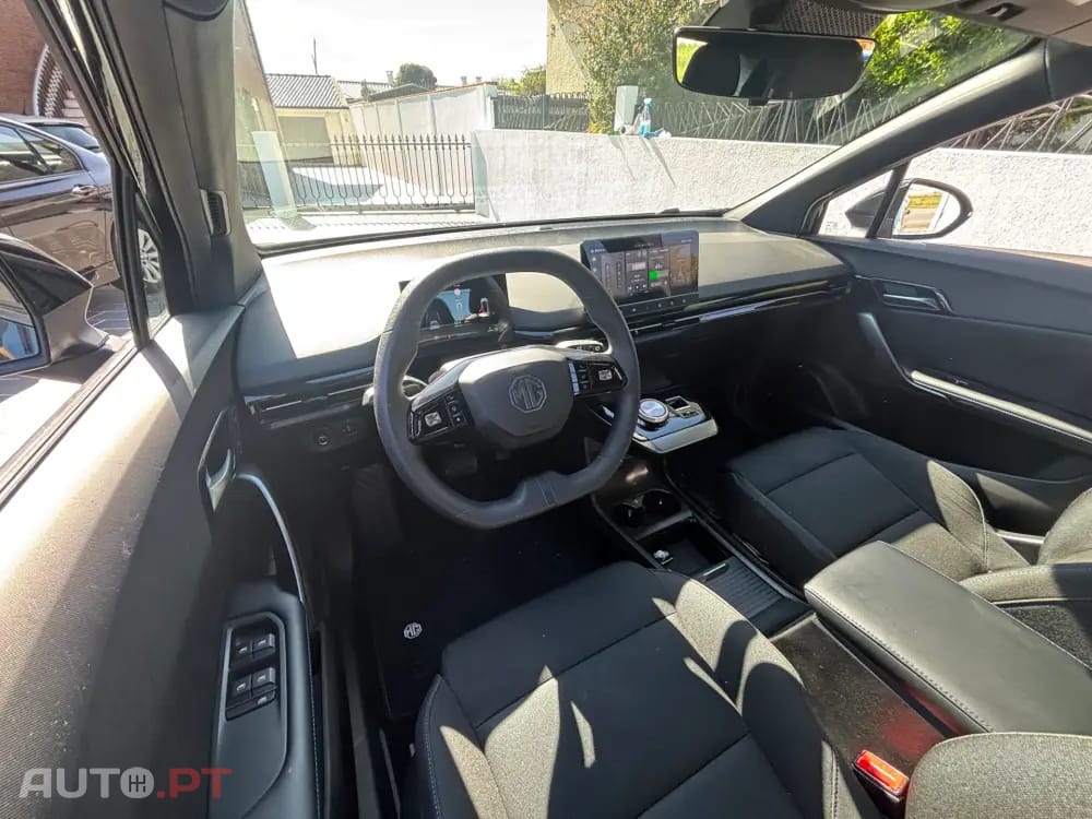 MG MG4 64 kWh Luxury