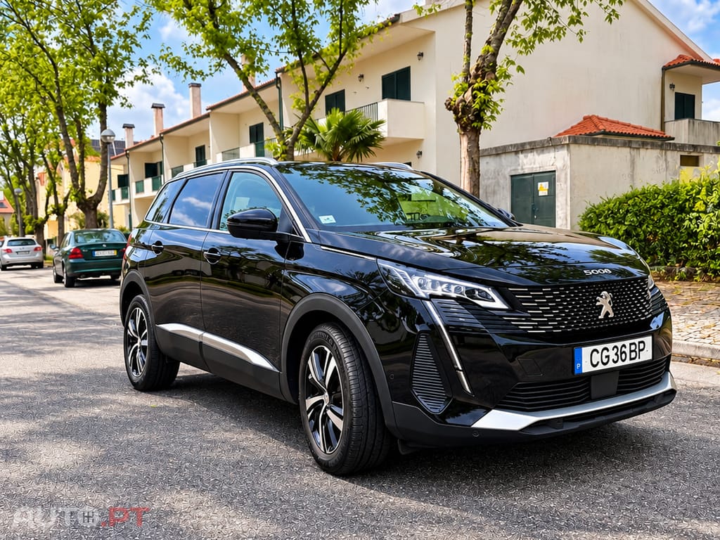 Peugeot 5008 GT Pack 1.2  130cv EAT8 | 7 Lugares | 2023 | 24.716 km