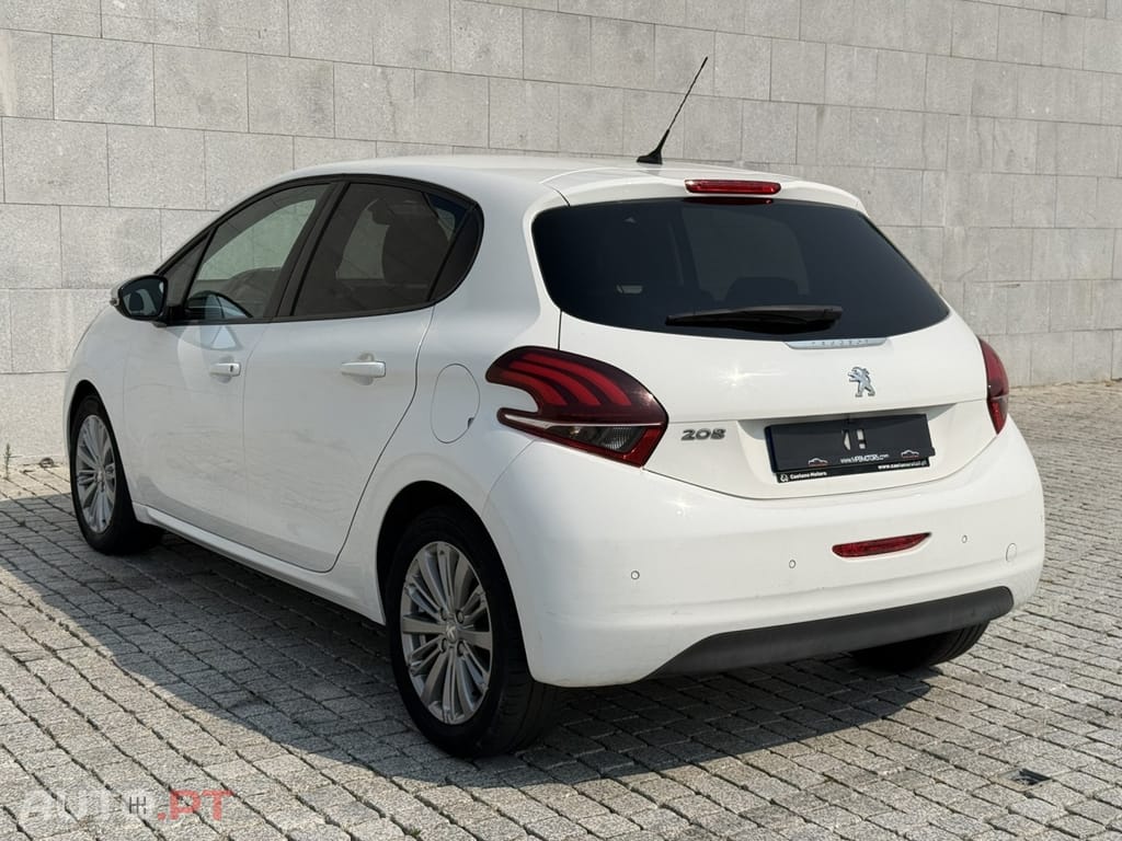Peugeot 208 1.2 PureTech Signature